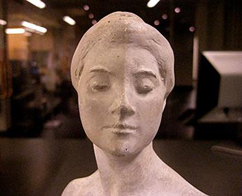 Blog Image 283 - Conservation: Bathing A Plaster Beauty