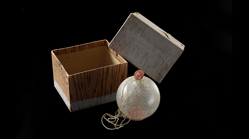 A white Christmas with a homemade box.