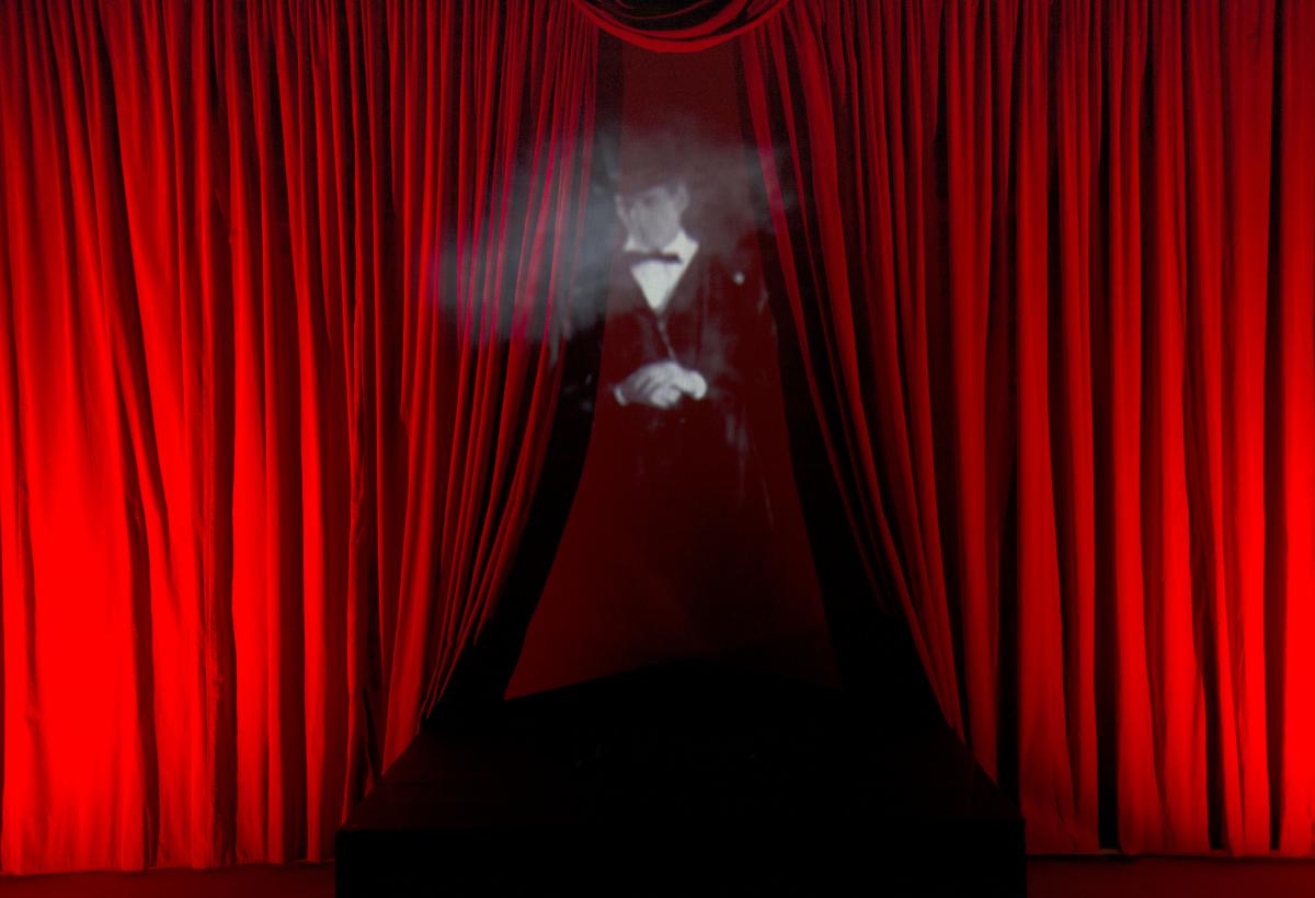 Multimedia installation with image of Lincoln in the center