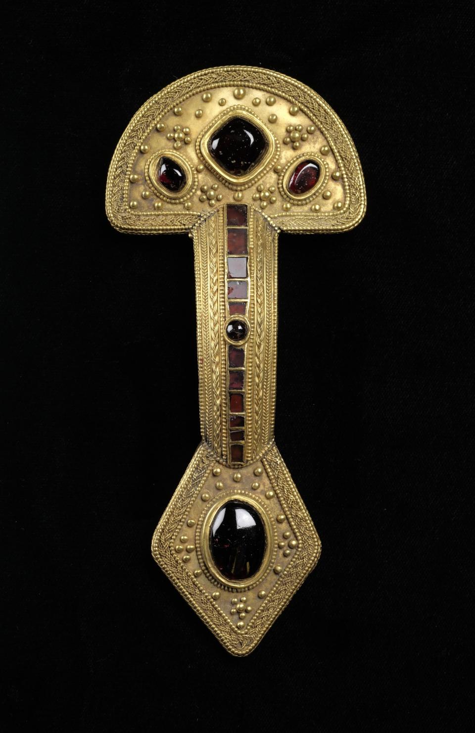 Fibula, Round-headed | Smithsonian American Art Museum