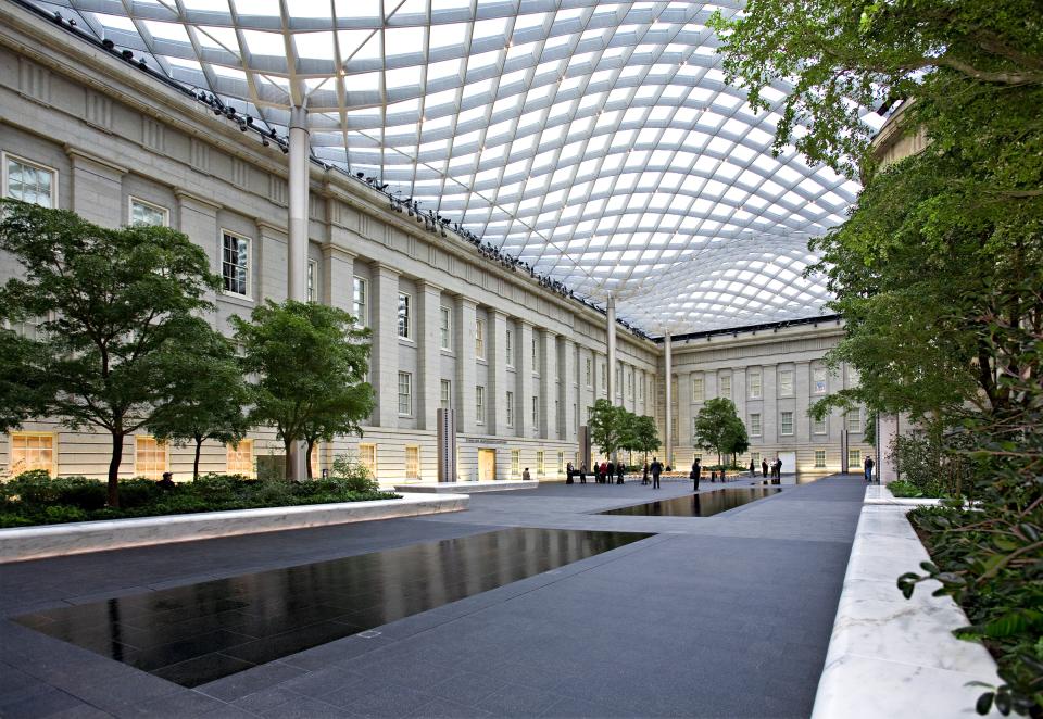Photo of Kogod Courtyard at the Smithsonian American Art Museum
