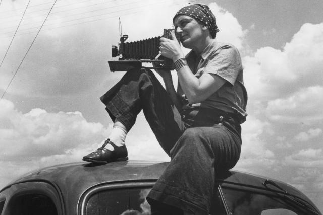 Photograph of Dorothea Lange in 1935