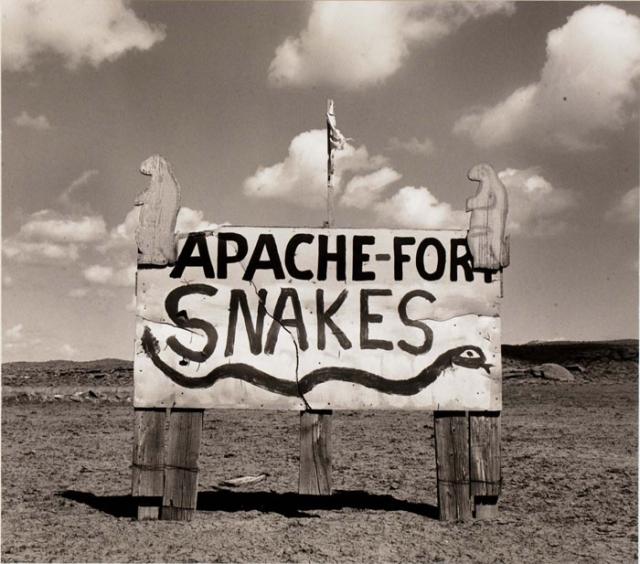 A photograph of a road sign in Arizona.