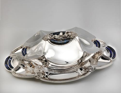 A photo of Vitali's silver tureen.
