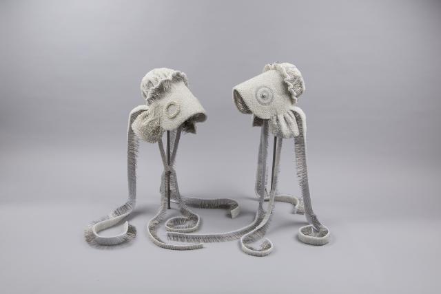 Two wire bonnets 