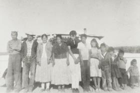 Media - willeto_charlie_with_family.jpg - 90564